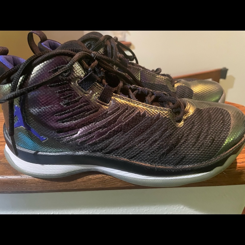 Nike Jordan Super. Fly 5 Black-Iridescent Purple Boys Basketball shoes.